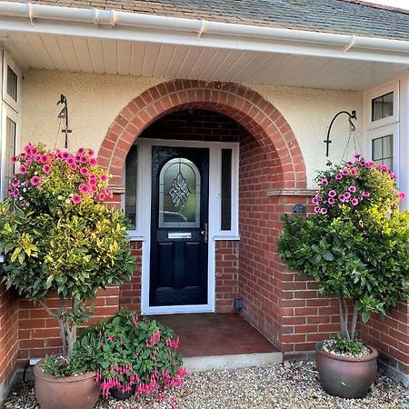 En-Suite Nook Near Forest & Sea, Great Value With Fridge, Microwave And Tv Lymington Esterno foto