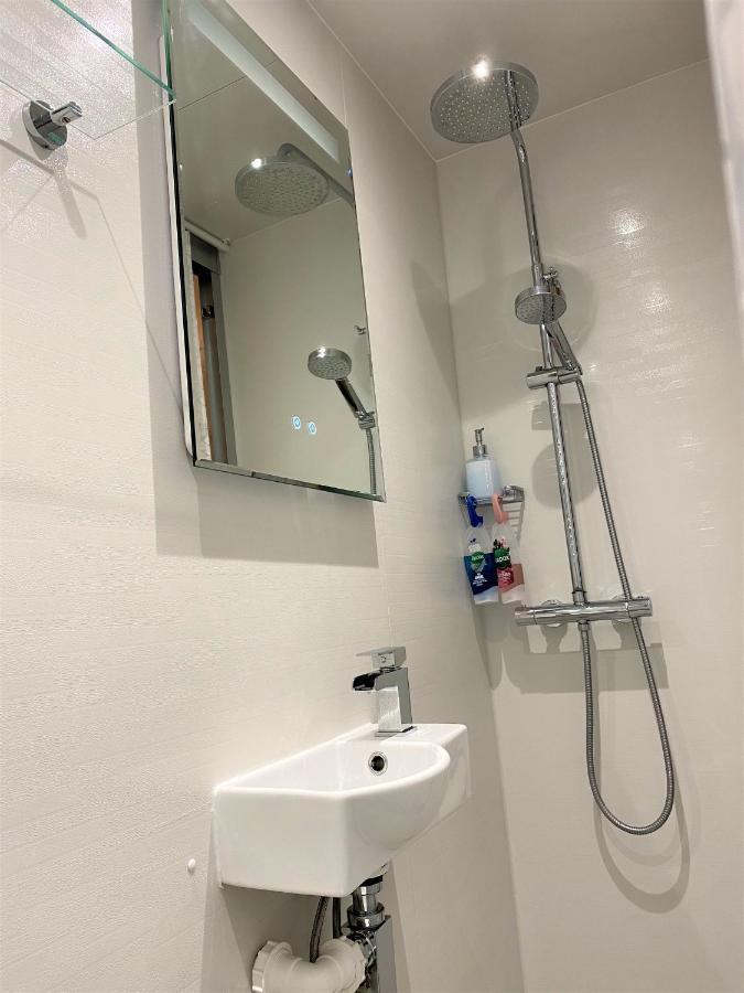 En-Suite Nook Near Forest & Sea, Great Value With Fridge, Microwave And Tv Lymington Esterno foto